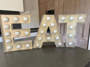 Decoratie EAT letters met licht