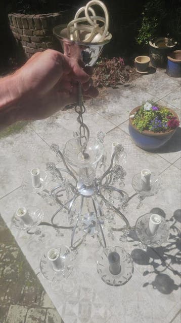 Elegante kroonluchter met kristallen hangers
