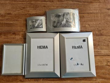 Gratis - 5 zilverkleurige fotolijstjes