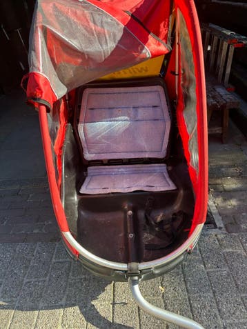 Gratis Dolophin de Winter fietskar kinderkar