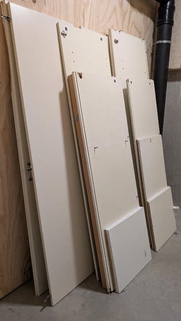 gratis witte kledingkast