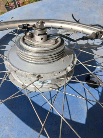 Achterwiel met motor voor elektrische fiets