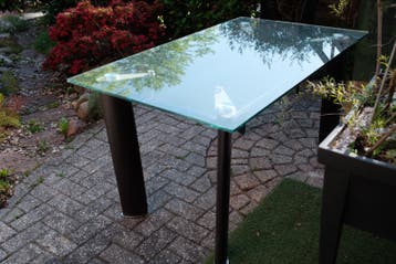 Gratis af te halen: Eettafel van gehard glas
