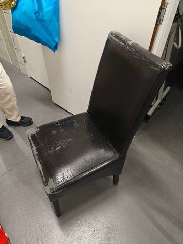 Gratis 4 eetstoelen opknappers