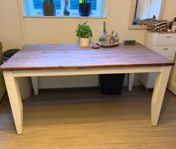 Gratis ophalen: grote houten eettafel