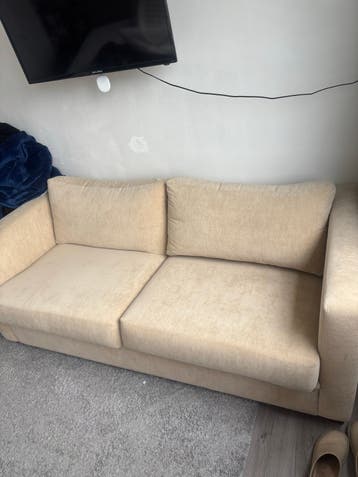 Comfortabele 2-zitsbank - Lichte vlekjes, nog goed bruikbaar