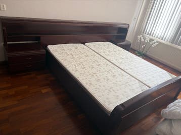 Gratis af te halen!  Bed, ombouw, kledingkast en kleine kast