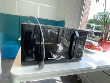 Gratis Magnetron - Display werkt, wordt niet warm (defect)