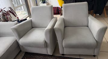 Eén van  3-zits bank Plus 2 fauteuils