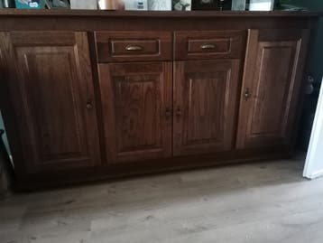 Eiken dressoir.
