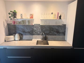 Mooie keuken voor tijdelijk of als buiten keuken