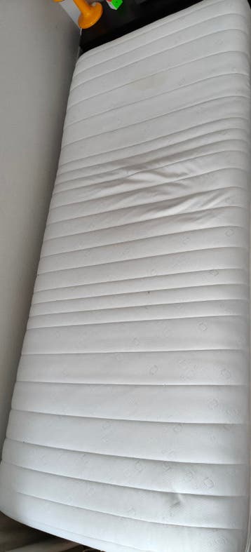 Gratis 2x matras 210x90 cm latex Ergosleep afritsbare hoes