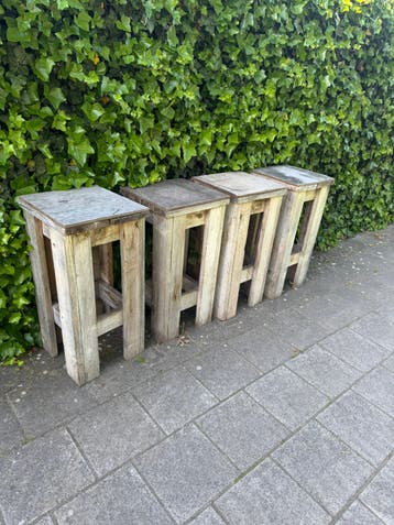 4 barkrukken voor buiten