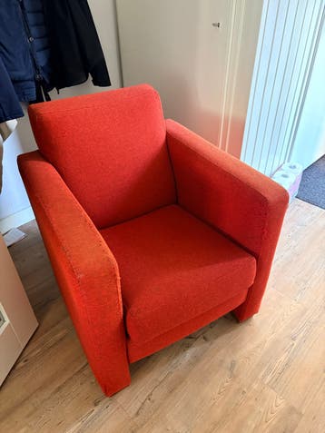 Comfortabele oranje fauteuil - gebruikt