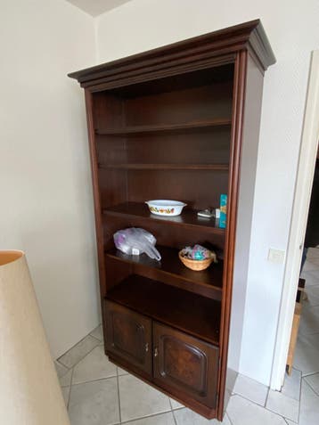 GRATIS Klassieke houten boekenkast