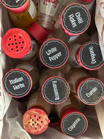 Spices bottles / kruidenpotjes