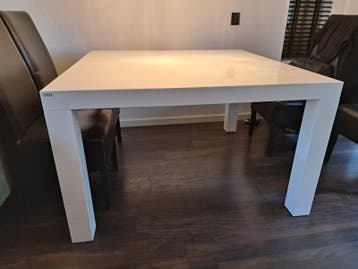 Witte vierkante eettafel - Zen design
