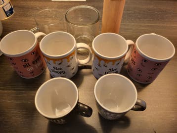 Diverse kopjes en mokken gratis af te halen