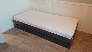 Eenpersoonsbed inclusief matras en bedla