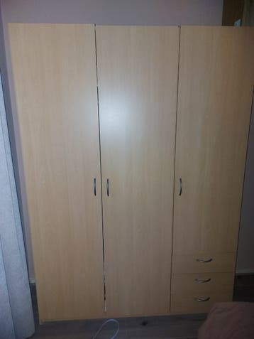 Kleding kasten 146cm breed 202 cm hoog 50cm diep