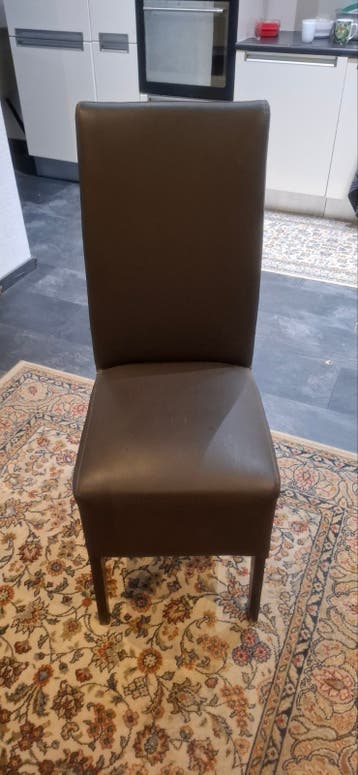 Donkerbruine eetkamerstoel
