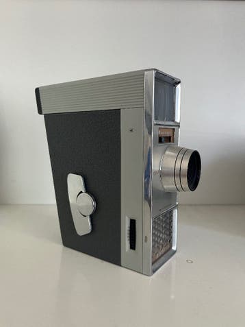 Vintage Dubbel-8 filmcamera Meopta A8G