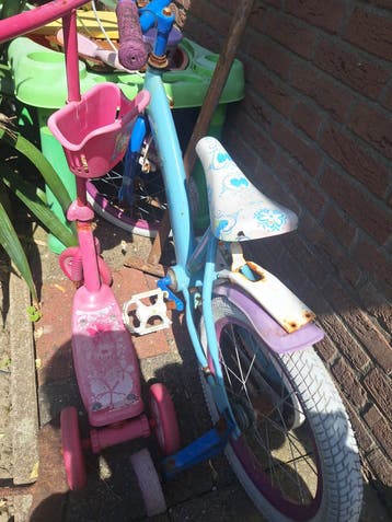 Kinderfiets en step GRATIS