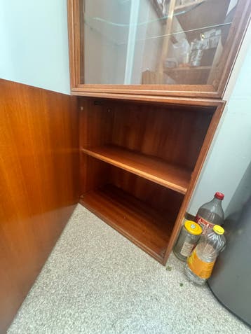DIT WEEKEND OP TE HALEN - Houten Vitrinekast met glazen deur