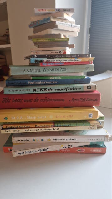 Gratis af te halen: Stapel diverse kinderboeken
