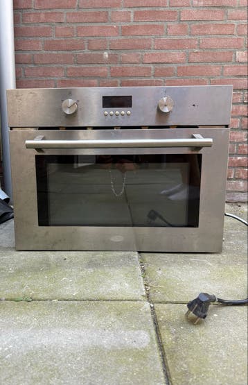 Gratis combi oven/magnetron (draaiplateau ontbreekt)