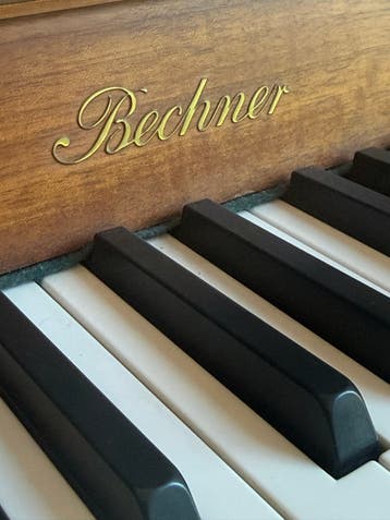 Bechner Piano - Klassiek Houten Design