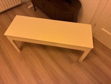 Wit bankje/bijzettafel