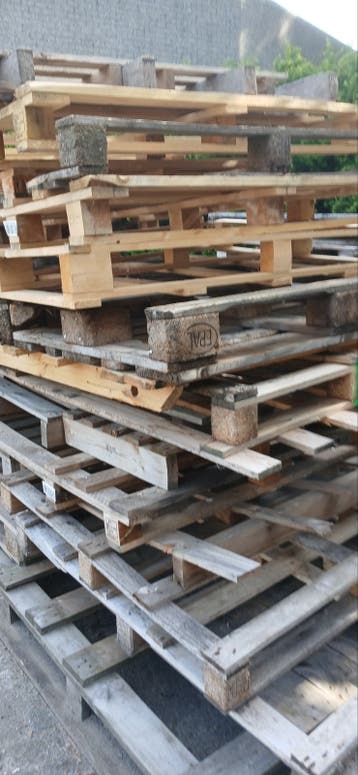 Kachelhout pallets gratis
