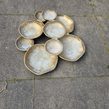 Sier schalen uit een stuk goudkleurig