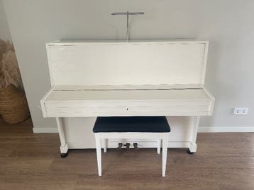 Piano wit witte budapest Hongarije favorisi hangszerkeszito