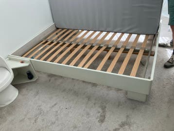 Gratis lattenbodem en matras