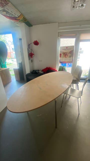 Ikea eettafel (240x100) met 6 witte stoelen