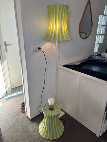 Gratis op te halen, 2 lampen. Sta- en hanglamp