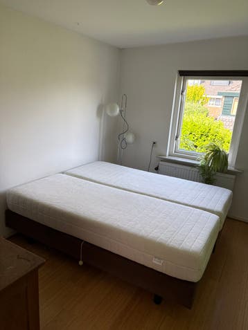 Gratis Boxsprings met 2 matrassen (overcompleet)