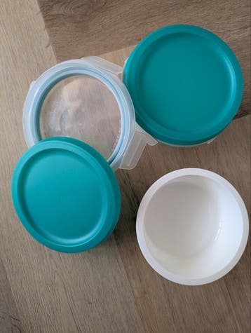 Gratis op te halen! Bakjes van de Ikea.