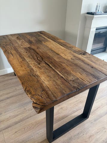 Gratis op te halen: robuuste eettafel met karakter