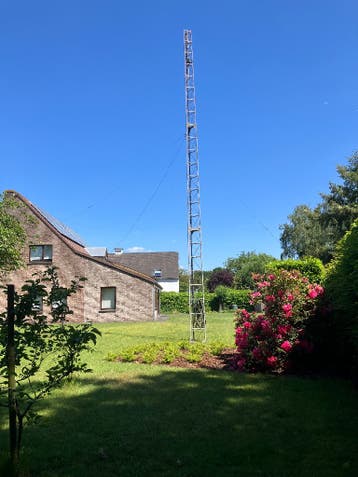Vrijdragende antennemast 12 meter