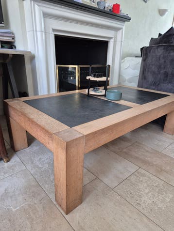 GRATIS OPHALEN: Robuuste salontafel met leistenen blad