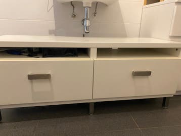 Gratis ikea tv-meubel / lage kast