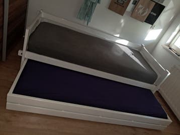 Eenpersoonsbed 90x200 met uitschuifbaar logeerbed