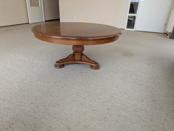 Massieve ronde salontafel van eikenhout