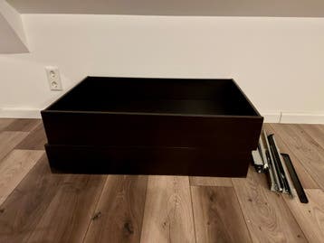 Twee Donkerbruine IKEA Komplement lades voor Pax kast