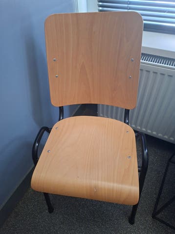 Houten stoel met metalen frame - Gebruikt