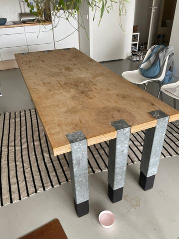 Gratis robuuste houten tafel – ophalen in Amsterdam Noord