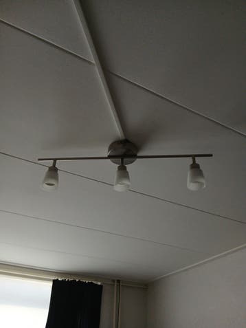 Lamp is al gedemonteerd.